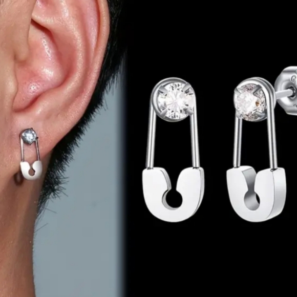 2 Pair Of Safety Pin Style Stud Earrings - Picture 2 of 4